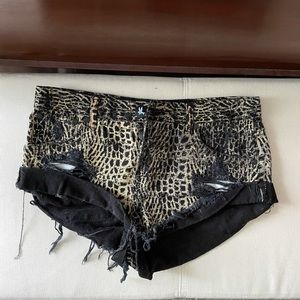 One teaspoon printed denim shorts